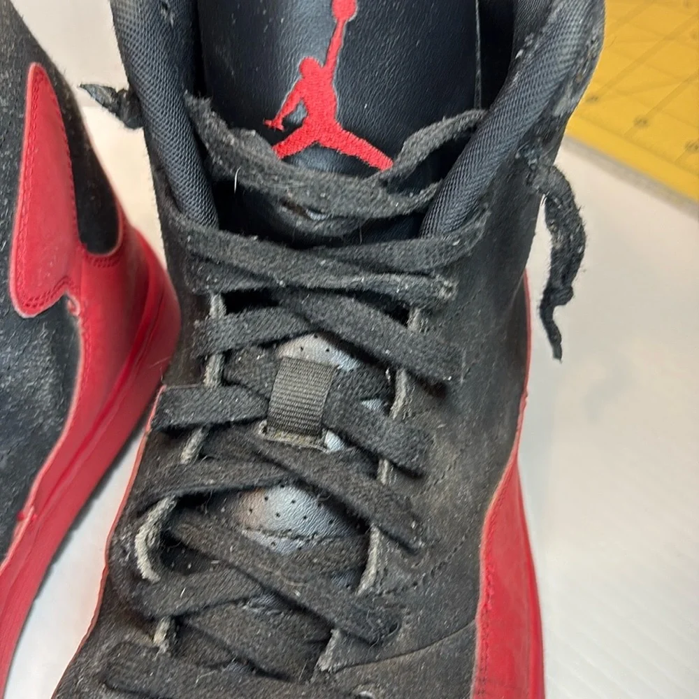 Jordan  Men's Black and‎ Red Sneakers size 12 box 1